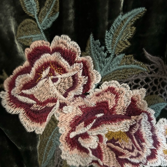 Johnny Was Velvet Floral Embroidered Camo Shirt - Picture 2 of 6